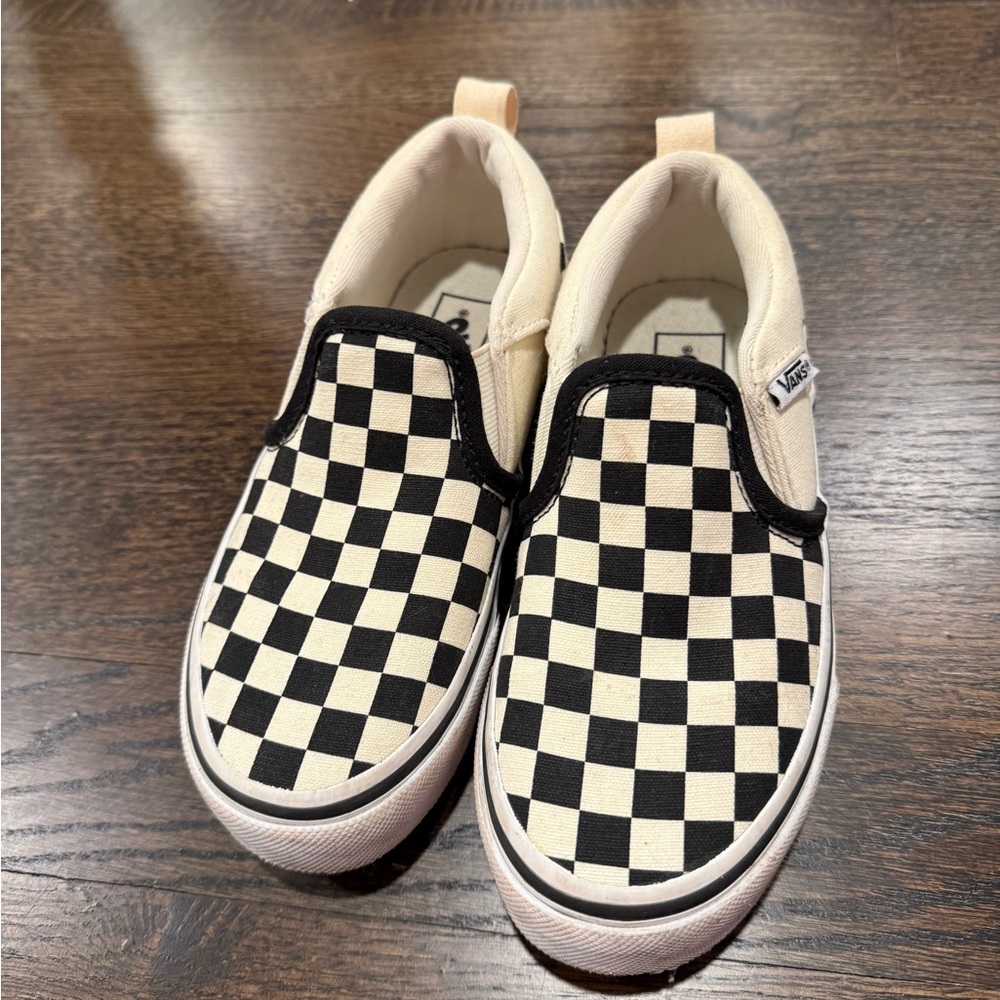 Boys vans size 12 barely worn. So cute!!